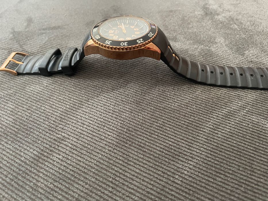 Унисекс часовник със силиконова каишка Esprit