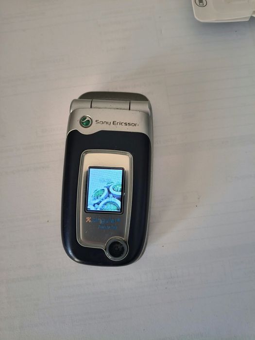 Sony Ericsson z525a cingular ( liber de rețea,lb română)