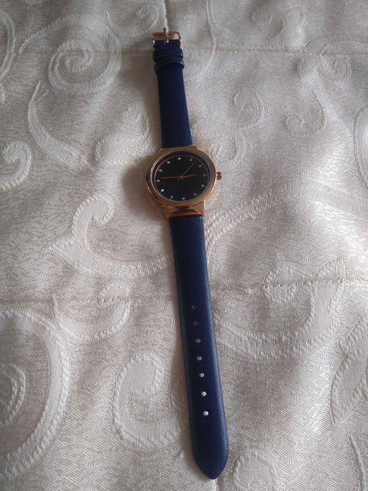 Ceas nou, superb dame