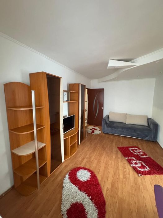 Apartament cu 3 camere in c-uri etaj 3 aprope de cina,gradinita nr 3