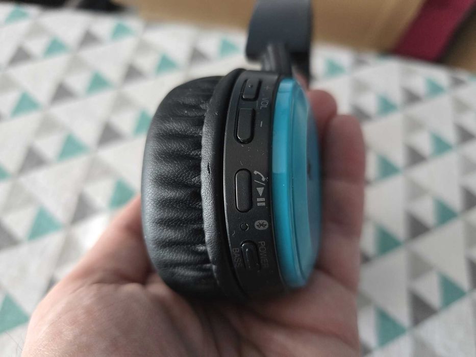 Vând căști JVC Bluetooth HA-S30BT