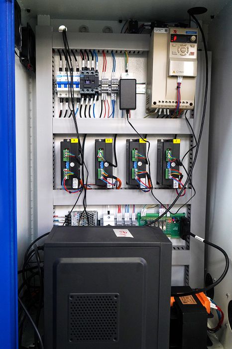 Фрезерный станок с ЧПУ BASIS CUT 3020M-5,5