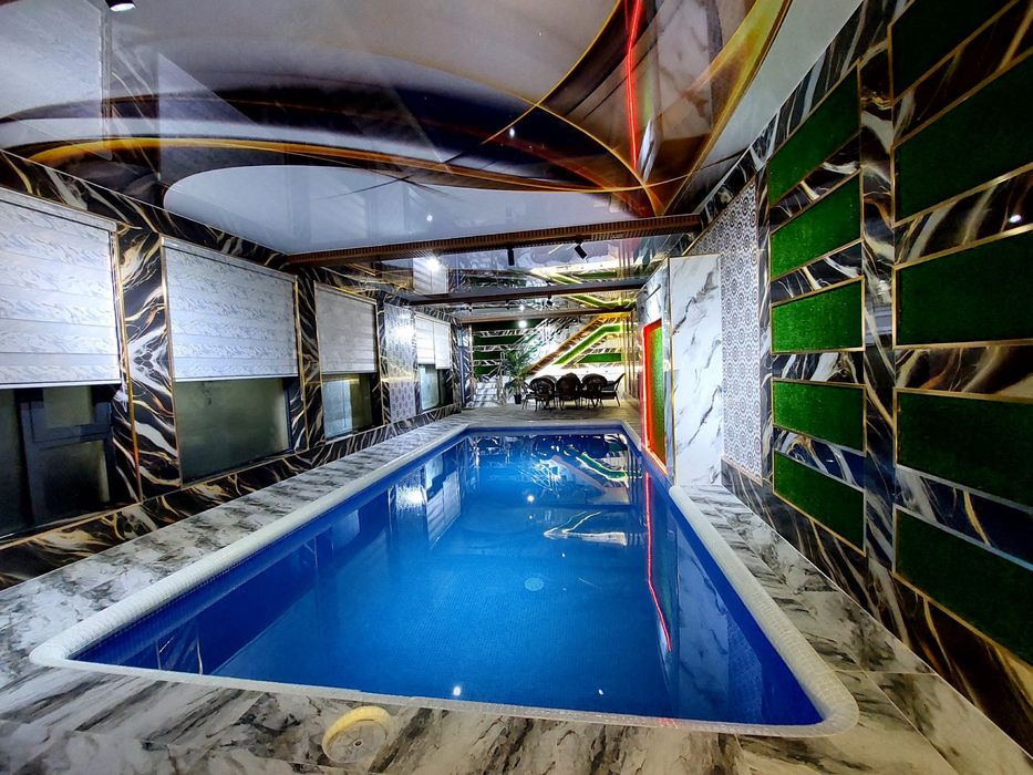 Oq tosh dacha [quyoshga yaqinda joylashgan)