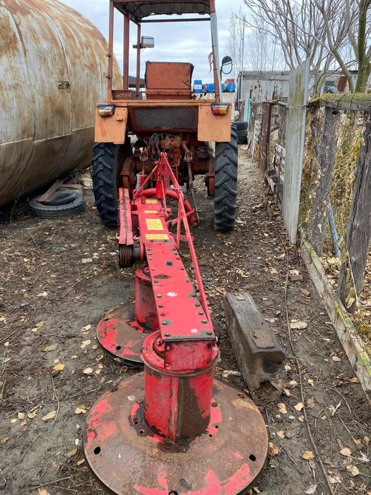 Т-25 трактор с роторной косилкой