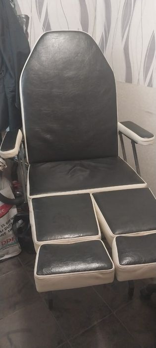 Продам кресло кушетка педикюра.