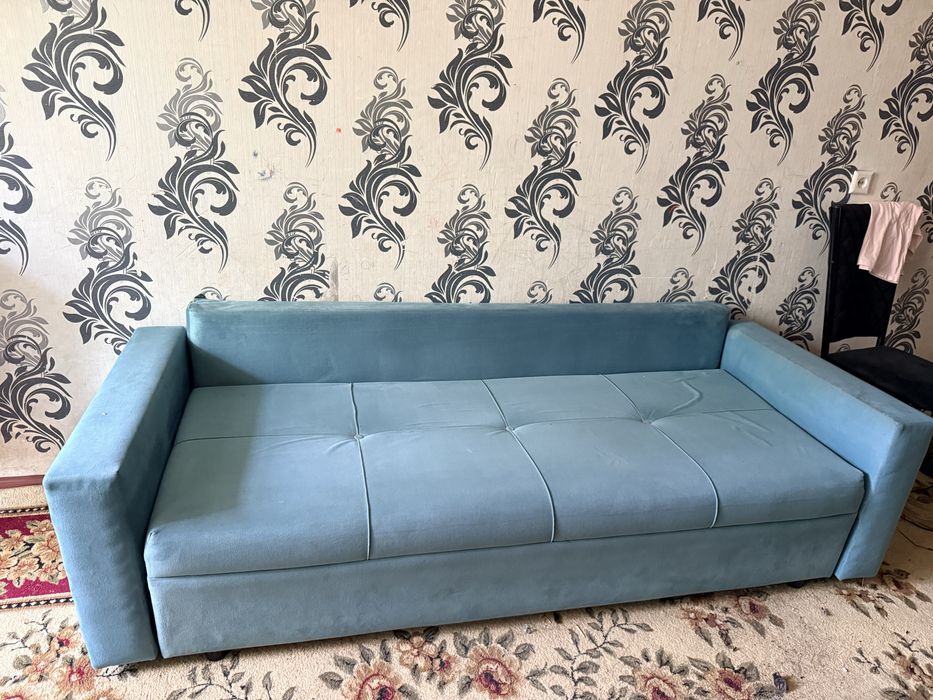 Продам гостиной диван!
