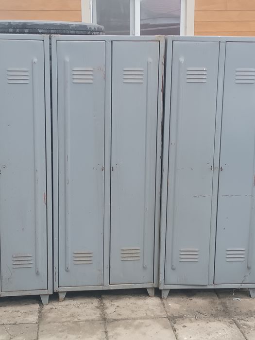 Метални шкафове в добро състояние