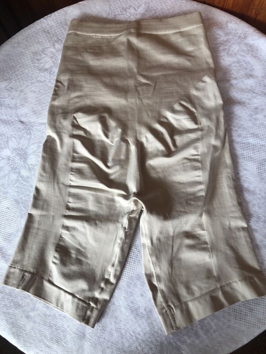 Стягащо бельо клин