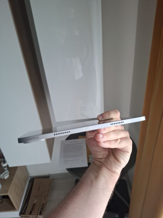 Vand Ipad 11 pro  Wi-fi 256 gb 2024