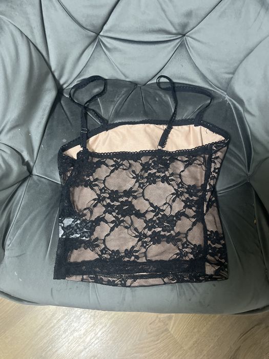 Shein top бежов