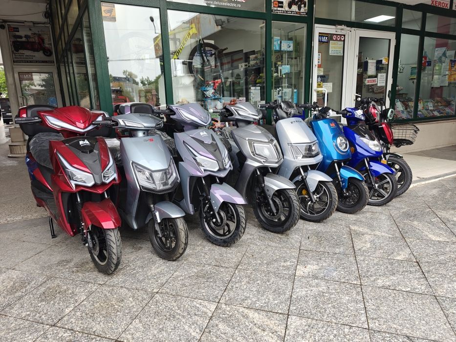 Scuter Electric cu motor 1500W, Fara permis, Autonomie 75km
