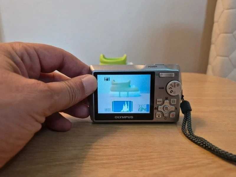 Aparat foto Olympus