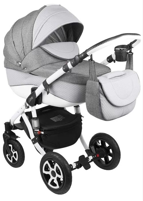 Коляска фирмы Adamex 3 в 1