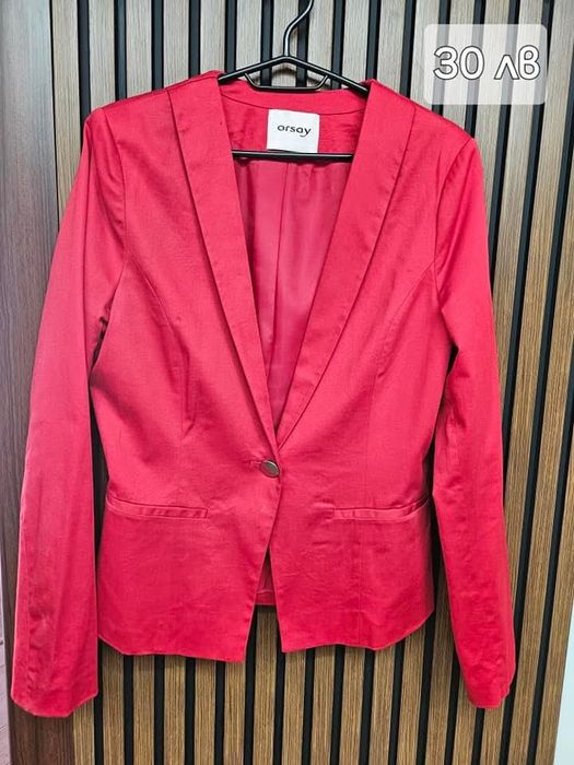 Червено дамско сако