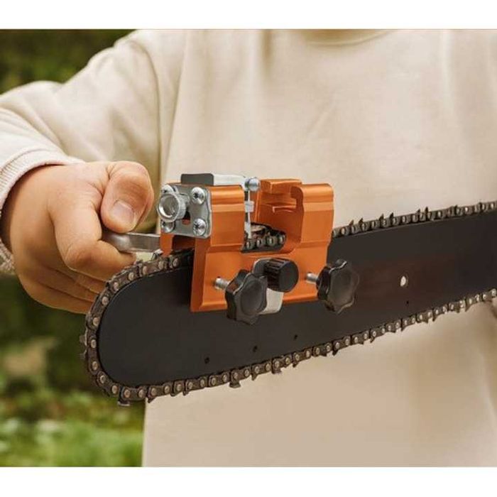 Dispozitiv manual pentru ascuțit lanțul de drujbă cu 5 pietre abrazive