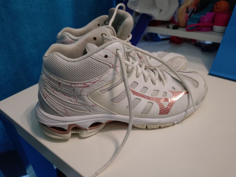 Волейболни маратонки Mizuno и Asics