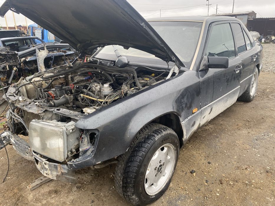 Мерс 124 на разбор 103 мотор 2.6