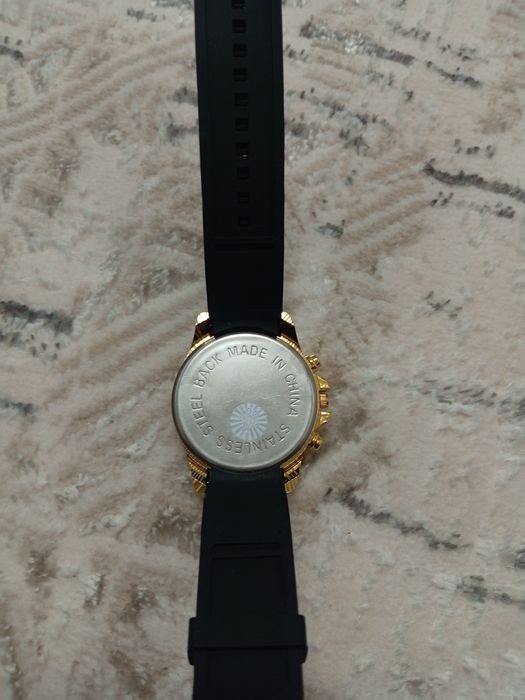 продам часы хорошие