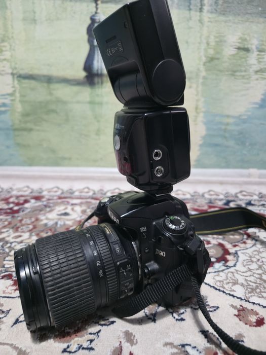 Nikon D90.   Nikon D90