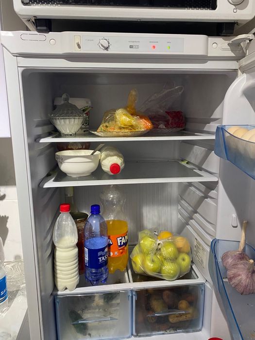 Холодильник в хорошем состаяний