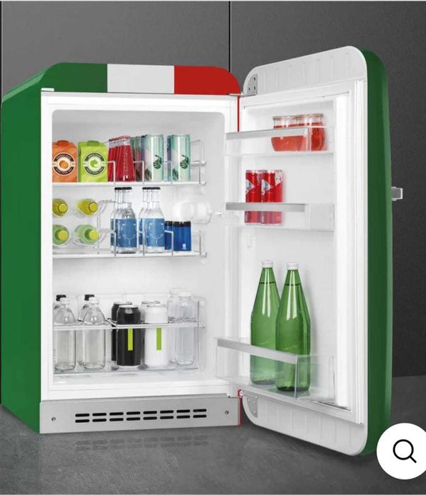 Minibar retro steagul Italiei, Smeg