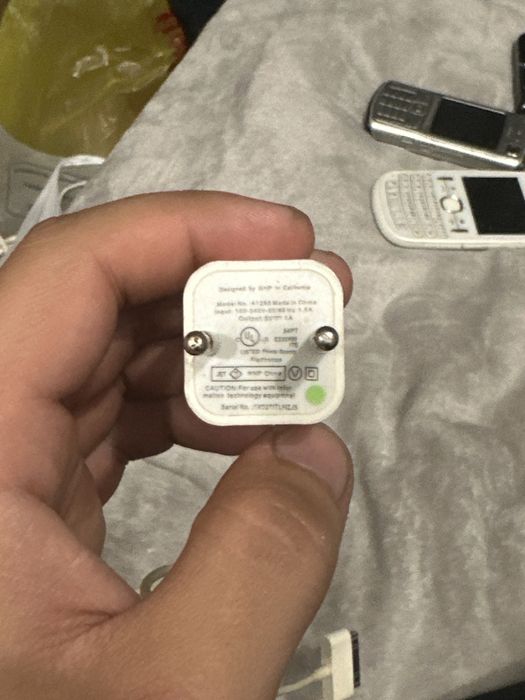 Продам зарядку на старый Ipad