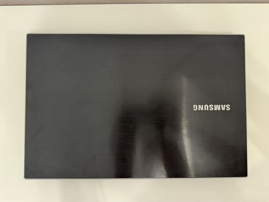 Ноутбук Samsung v300. Windows 10