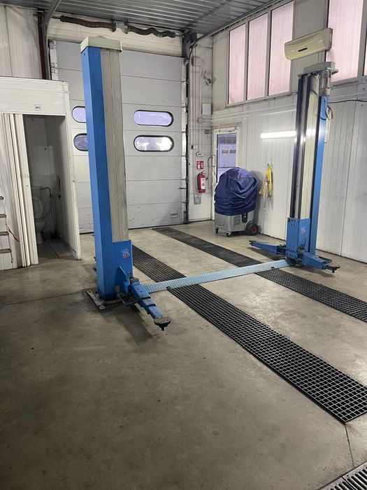 Elevator de vanzare  Ravaglioli Italia 2.7 tone