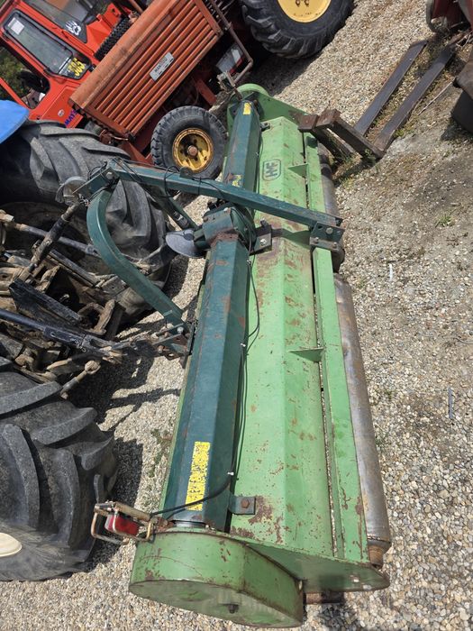 Tocatoare in tiranti la tractor resturi si păsune de 3m HMF 2004