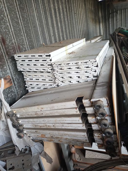 Продам витринные стеллажи