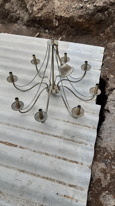 Продам металлическую люстру