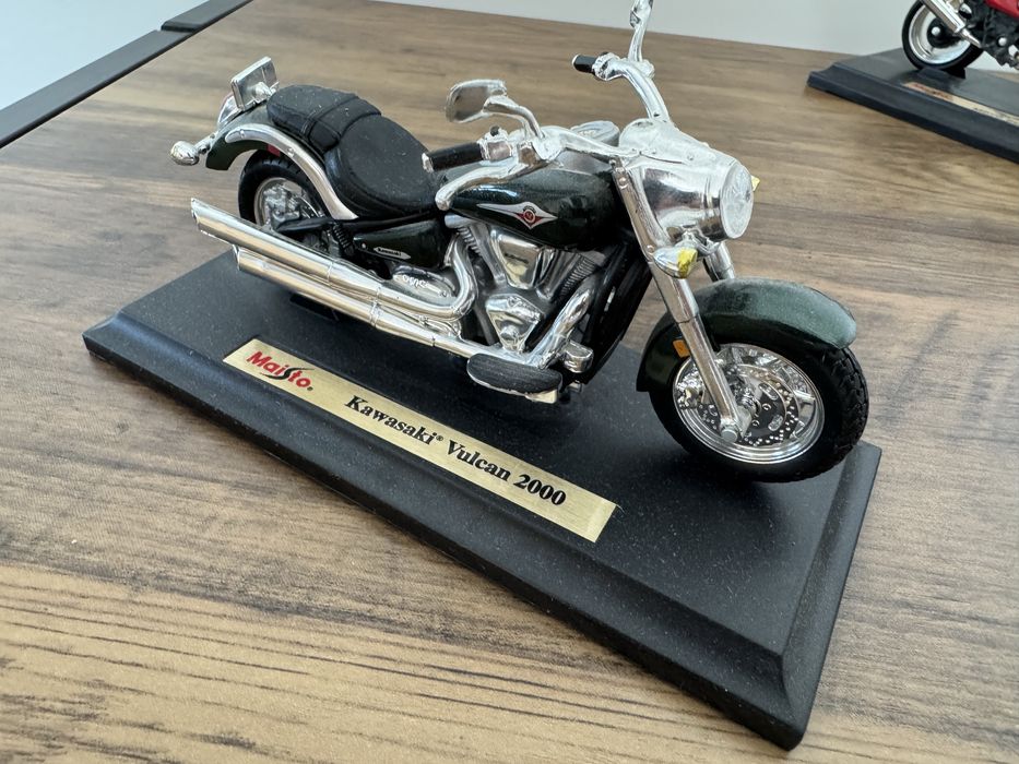 Макети мотори Maisto