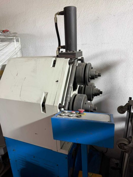 Профилобиг/профилна машина