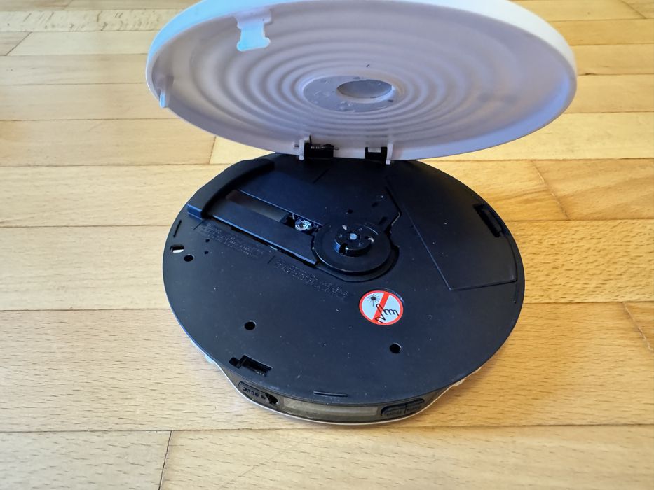 Портативен CD / MP3 плеър (Дискмен) Philips EXP2540 + Адаптер