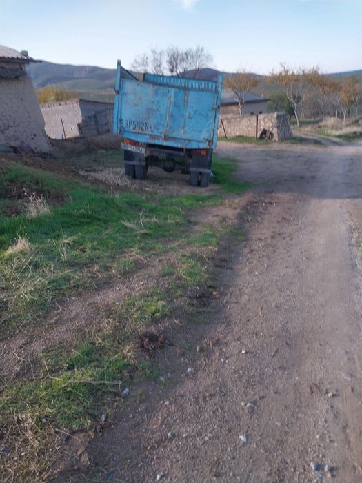 Gaz 53 mashina sotiladi