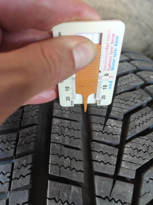225/45/17 Hankook
