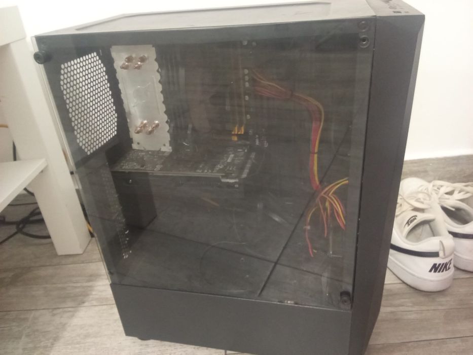 Vand Desktop PC+monitor+periferice