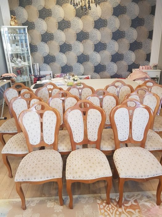 Продам 6 стульев из натурального дерева  состояние хорошие 180.000 сум