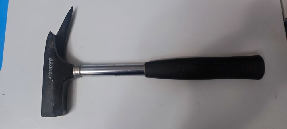 Молоток 3+1 одном