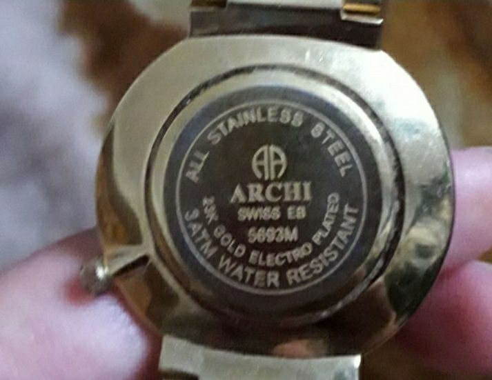 Часы позолоченные швейцарские