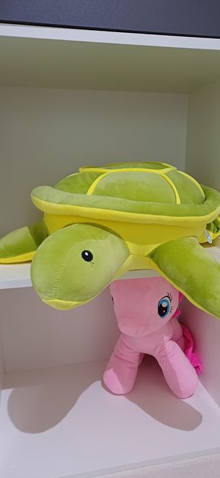 Продаются мягкие игрушки.