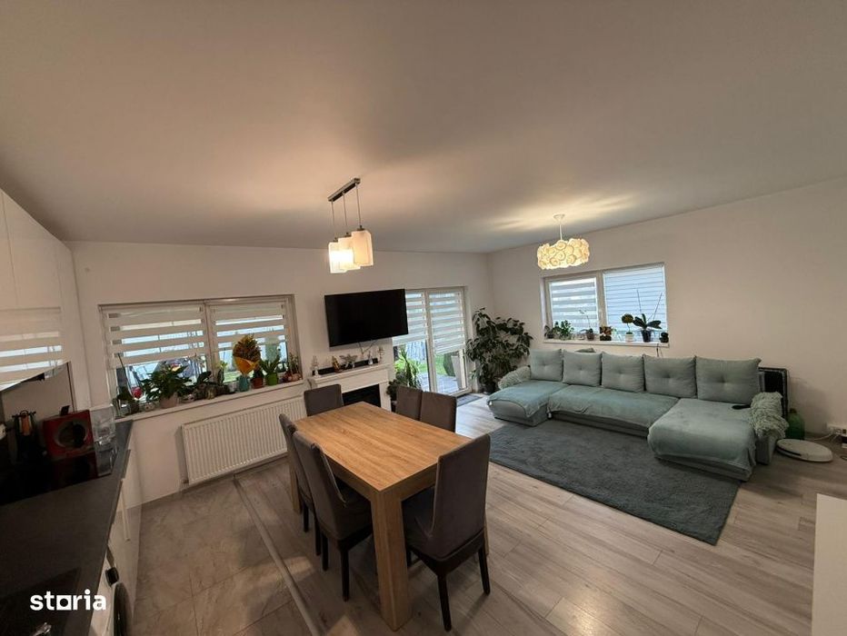 Vand Duplex Floresti - Teilor, 4 dormitoare, 250 mp teren