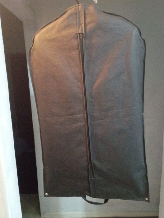 Костюм мужской продам.