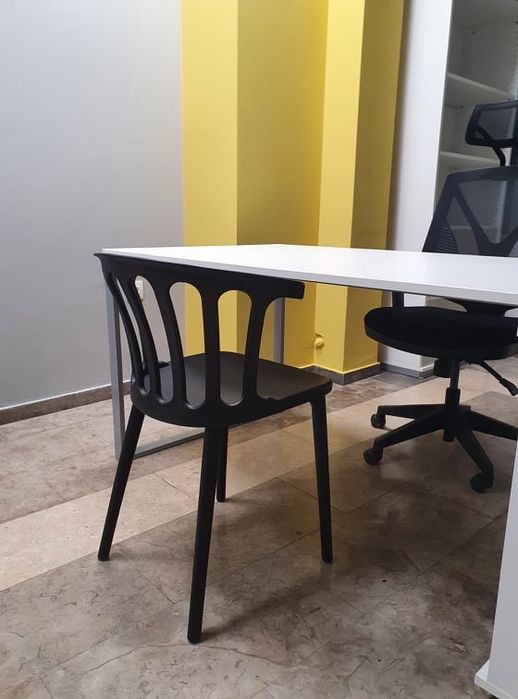 Стол усилен пластмасов