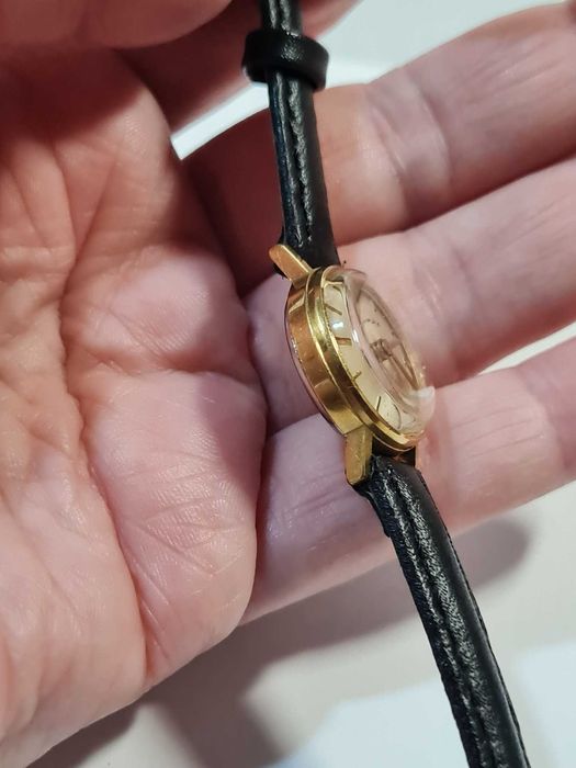ceas de mână vintage Omax, de damă, placat cu aur, anii 70