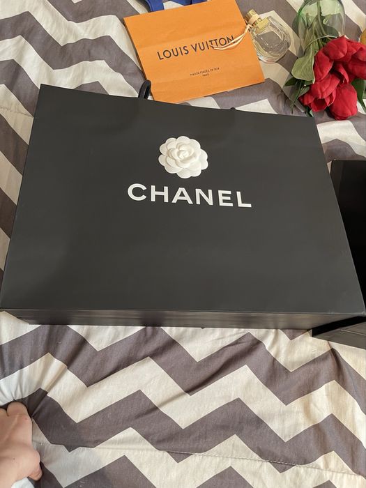 Pungă originală Chanel hârtie calitate include panglica floarea