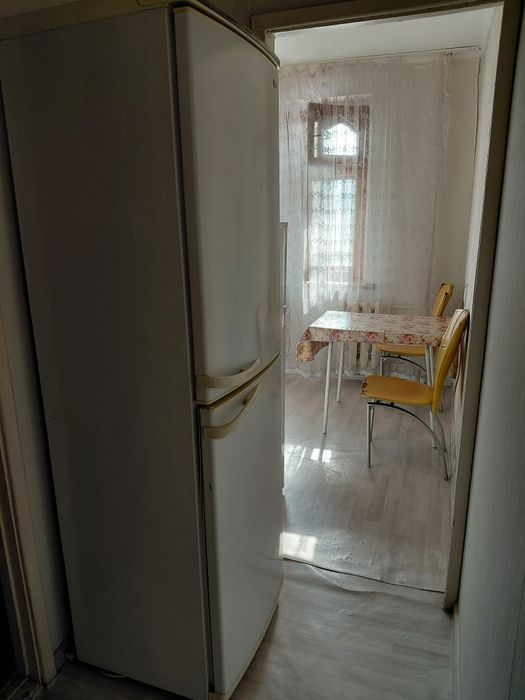 Холодильник ,не рабочий.