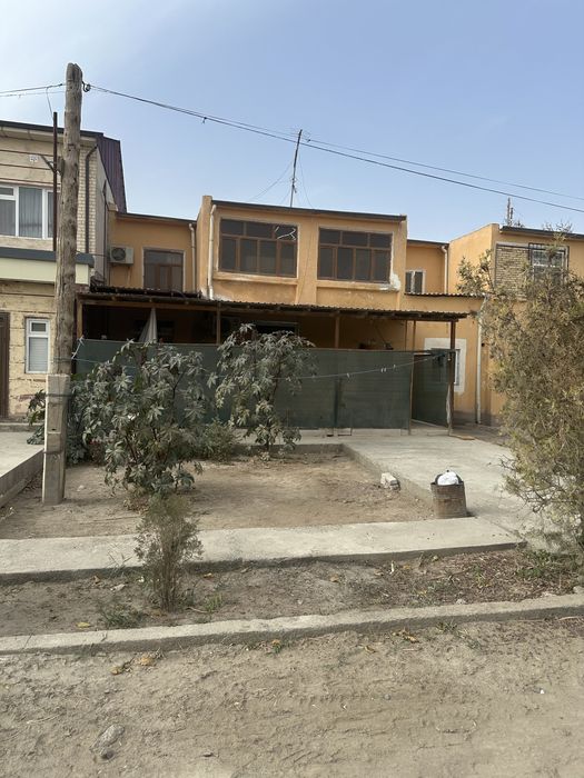 Уйлар сотилади 2-каватли нотурар ва орасилан эшик очилган 5-хонали уй