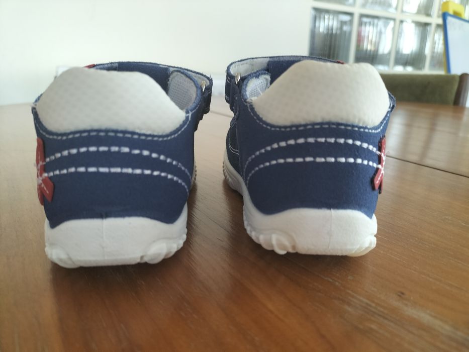 Sandale piele mărimea 24  int. 16 cm