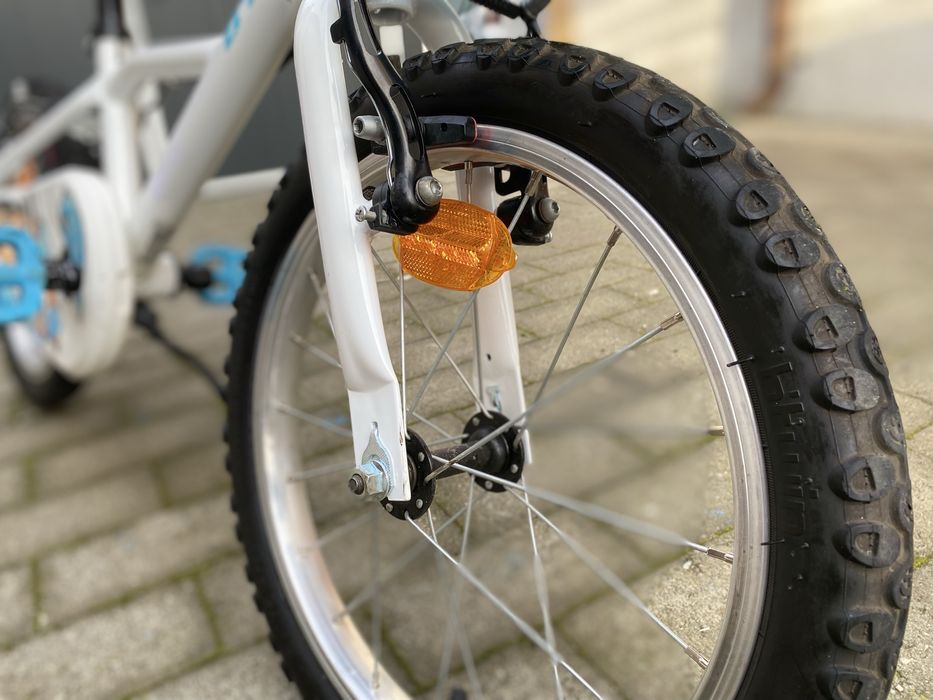 Bicicletă copii 16” – stare foarte bună, cu coșuleț, gata de plimbare